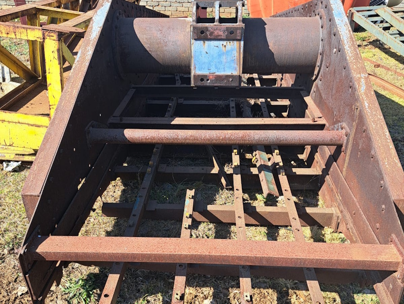 CAA475 Vipro Vibrating Screen, 5 ft x 16 ft