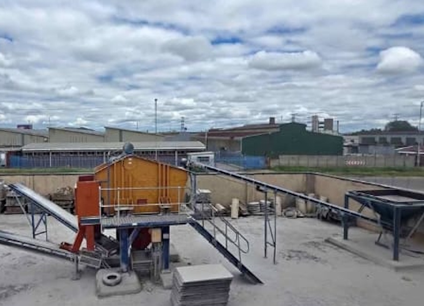 CAB400 Vibrating Screen, 5 ft x 14 ft