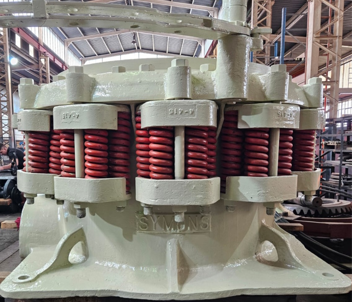 DAC642 4¼ Symons Standard Cone Crusher
