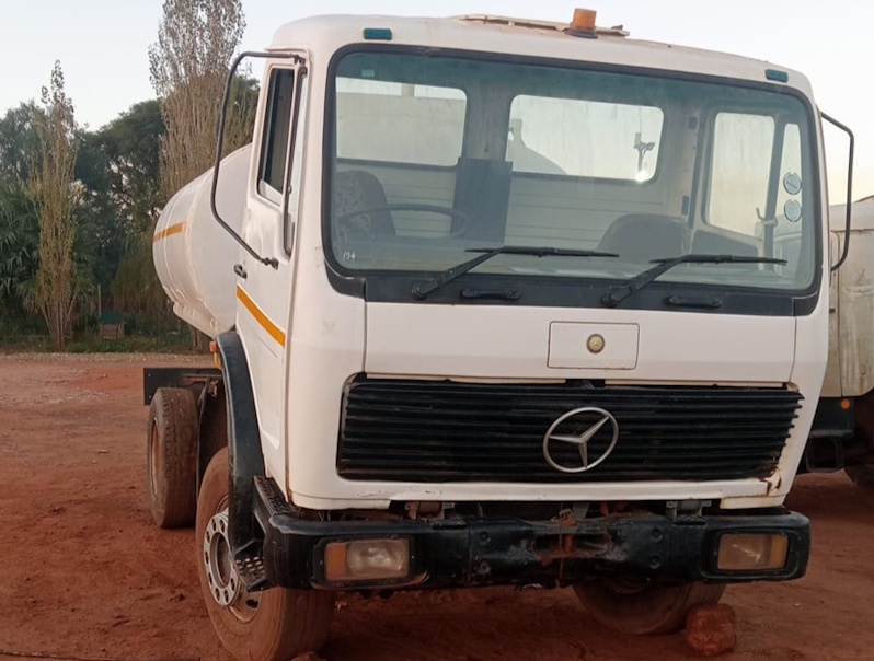 EAS095 1993 Mercedes Benz 1213 Water Tanker, 8 000 liter