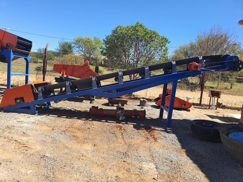 JAE101 Stacking conveyor, 1 050 mm wide