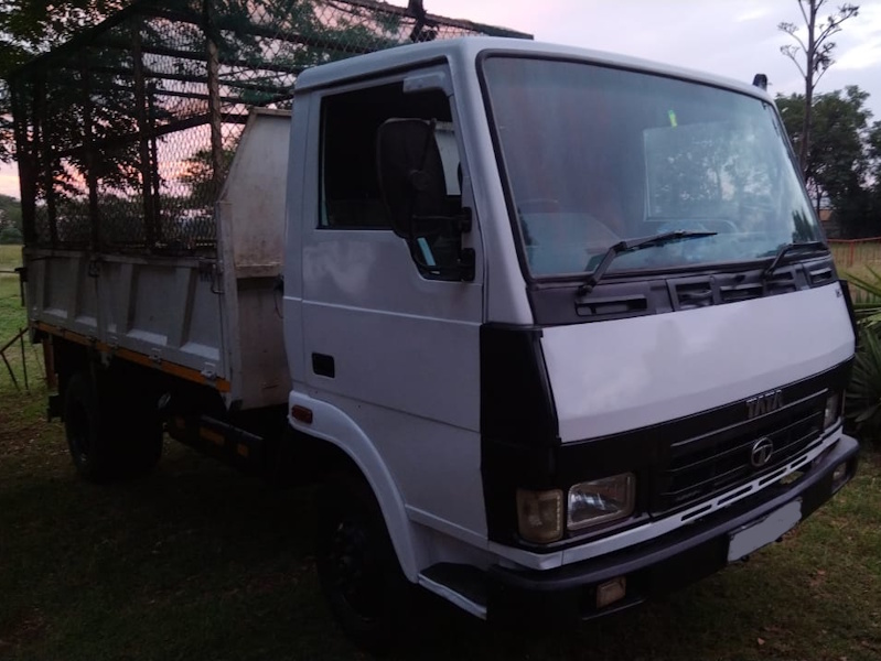 VAC207 Tata 813 EX2 Tipper