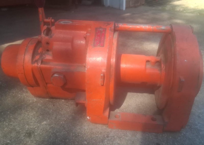 VAK009 Samiia Truck Air Winch